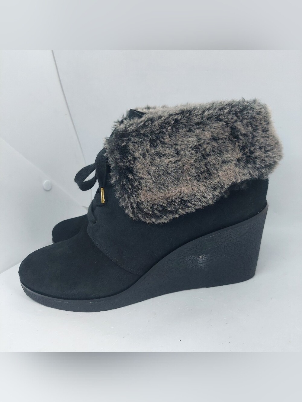 Cole Haan Coralie Wedge Booties Black Womens Size 9B Faux Fur Collar Lace-Up